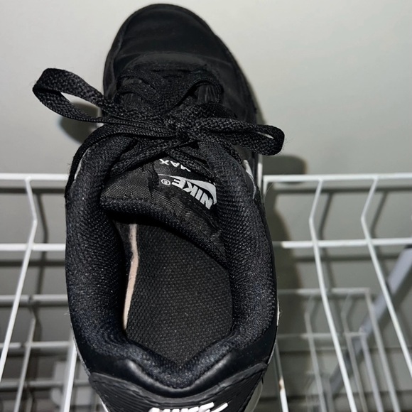 Nike Air Max Black And White Sneakers Kids Big Boy Size US  4.5Y Shoes Footwear - Picture 5 of 7